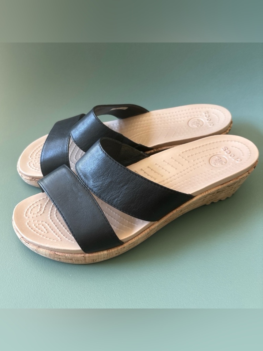 Crocs Womens A-Leigh Black Leather Cork Wedge Sandal Sz 9